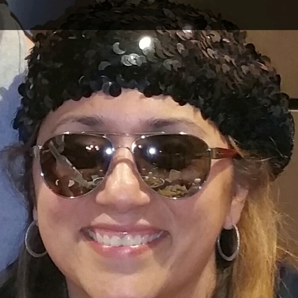 Meet your Posher, Laura